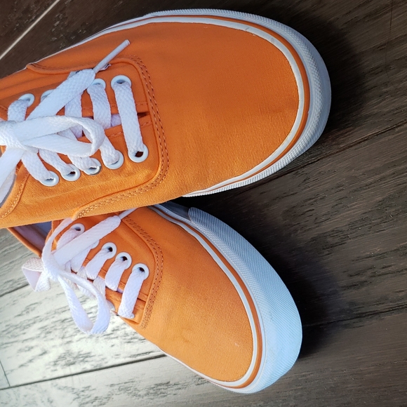 Van's shoes - Picture 3 of 11